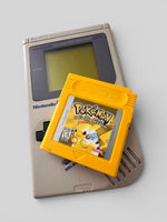 Load image into Gallery viewer, Vintage 1989 Gameboy w/ Pokémon Pikachu Edition Game
